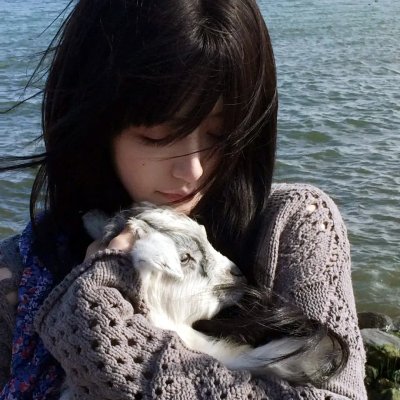 圈内顶流被曝黑料引官司，一个月机场画面流出